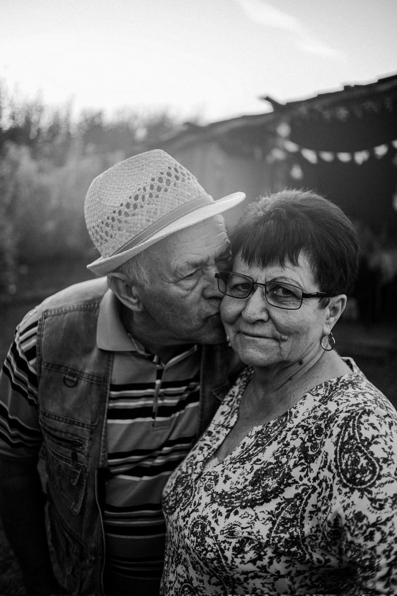 BenditoCuidador's tweet image. No subestimes el poder de una caricia o un beso, sin importar la fase en la que esté♥️
#Cuidar
#Alzheimer