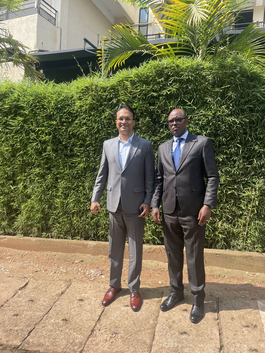 UR VICE CHANCELLOR MEETS INDIAN HIGH COMMISSIONER TO DISCUSS ACADEMIC COLLABORATION

Vice Chancellor of the University of Rwanda, Prof. Kayihura Muganga Didas, and India’s High Commissioner to Rwanda, Mridu Pawan Das, held a luncheon meeting focused on exploring potential avenues