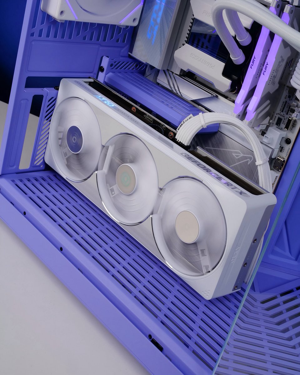 battlerigs's tweet image. Time for something new! This is our latest build in the stunning @hytebrand Y70 Taro Milk! 🥛🫐

Featuring my brand new @AORUS_UK RTX5080 Aero 🤩

Purple
And White
Never Looked
So Damn Good!

#gamingpcs #custompcs #gamingrigs #hytey70 #milkshake