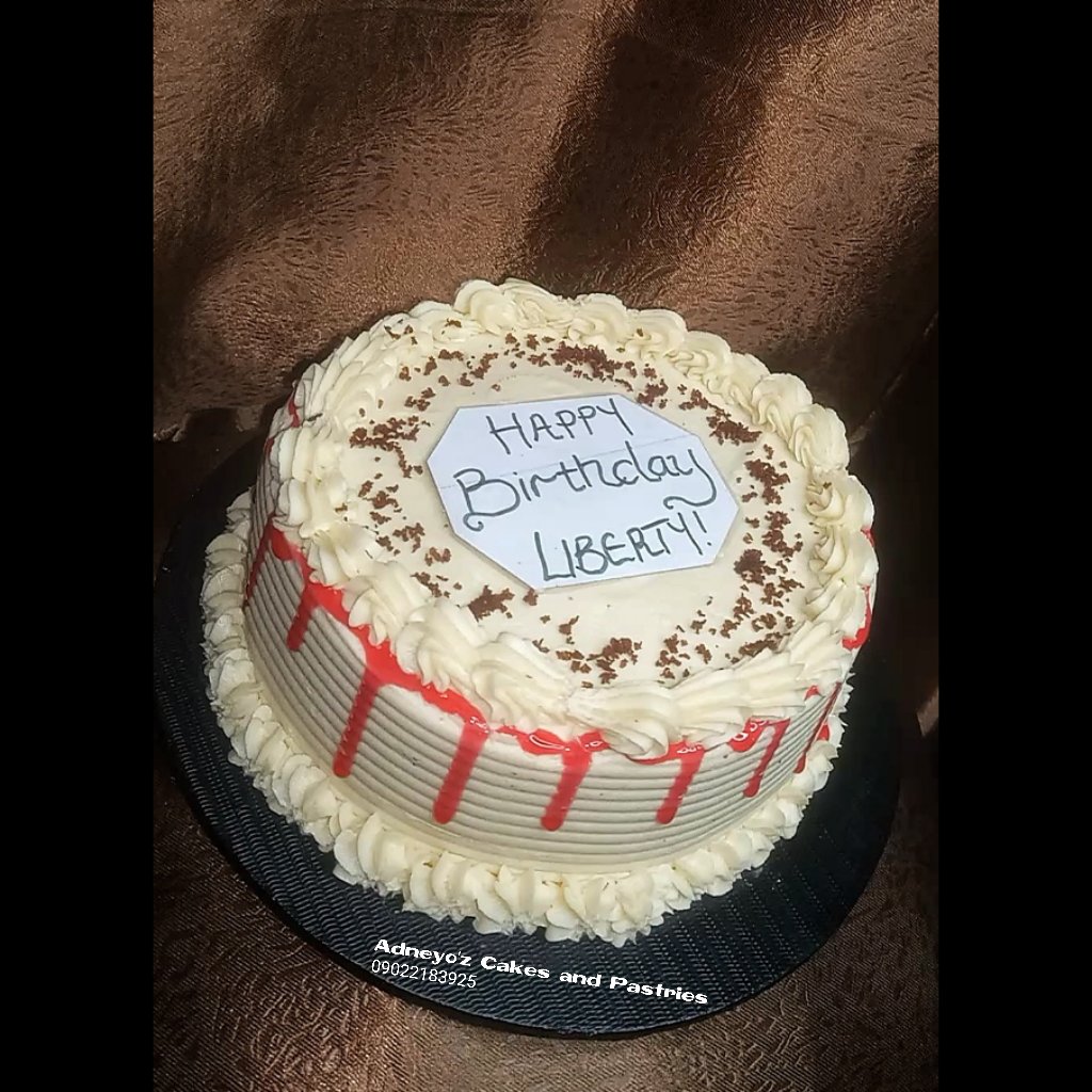 ogwuazor_adaobi's tweet photo. Look at this beauty 😍 
Category: Cakes on a budget 
Description: Single layer size 7 vanilla buttercream cake. 
Price: #15,000
Location: Warri, Delta state. 
 #affordablecakesinwarri #affordablecakes #cakesinwarri #cakesonabudget #budgetfriendly #adneyozcakesandpastries https://t.co/aGadr9YfqR