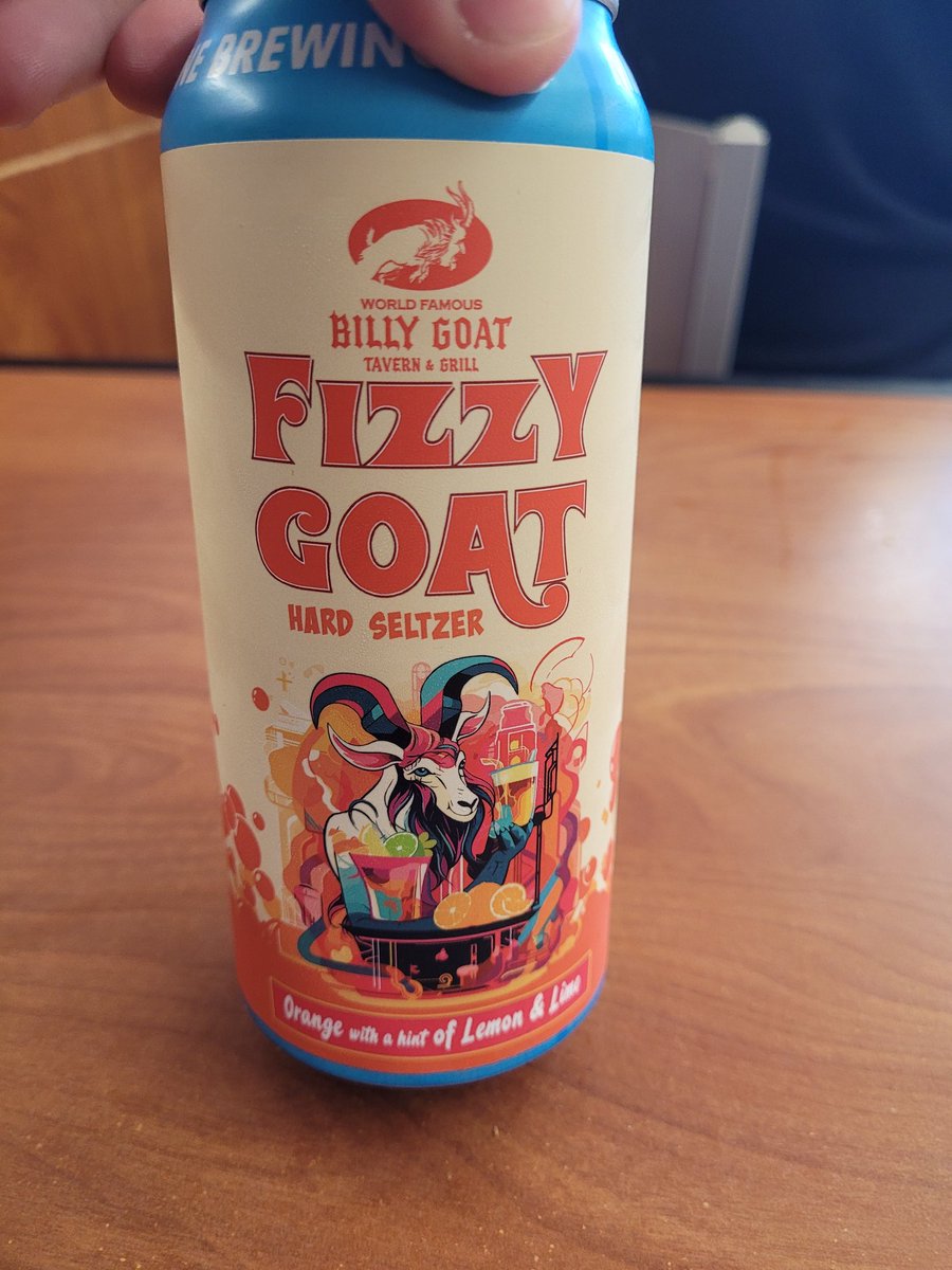 DSbro (@dsbro_) on Twitter photo Airport meal. Airport meal.