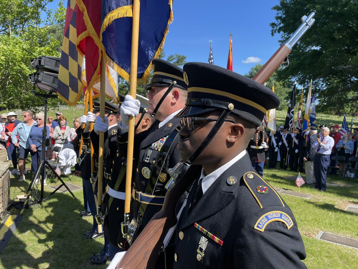 WBALPhil's tweet image. Remembering and honoring those who paid the ultimate sacrifice for our country at Dulaney Valley Memorial Gardens in #Timonium #Maryland #MemorialDay @wbalradio