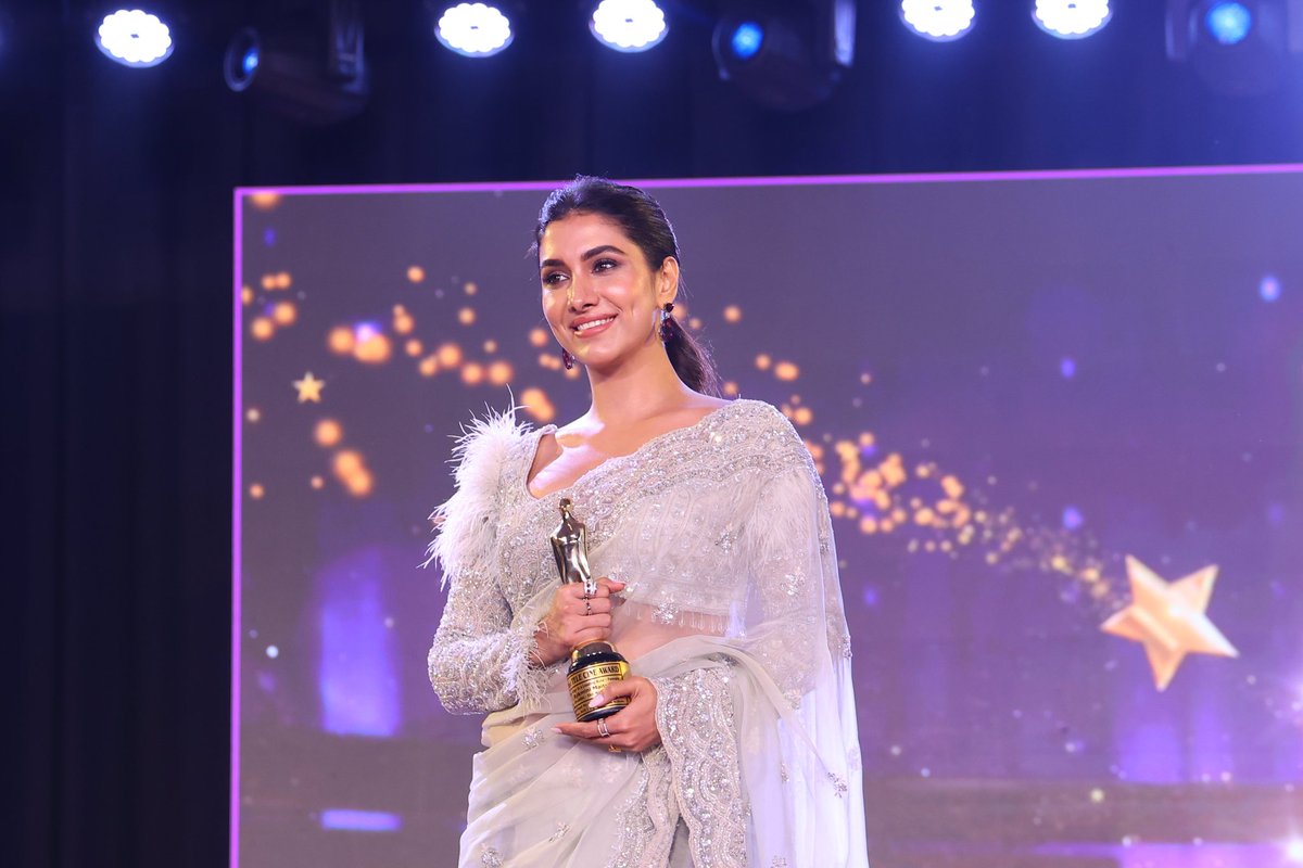Honoured to have received the Best Actor in a Leading Role for #Binodiini - Ekti Natir Upakhyan last night! 
Blessed and Grateful. 💖
As always, this too is dedicated to the Legendary Binodini Dasi. 🙏🏻💫

#TeleCineAwards