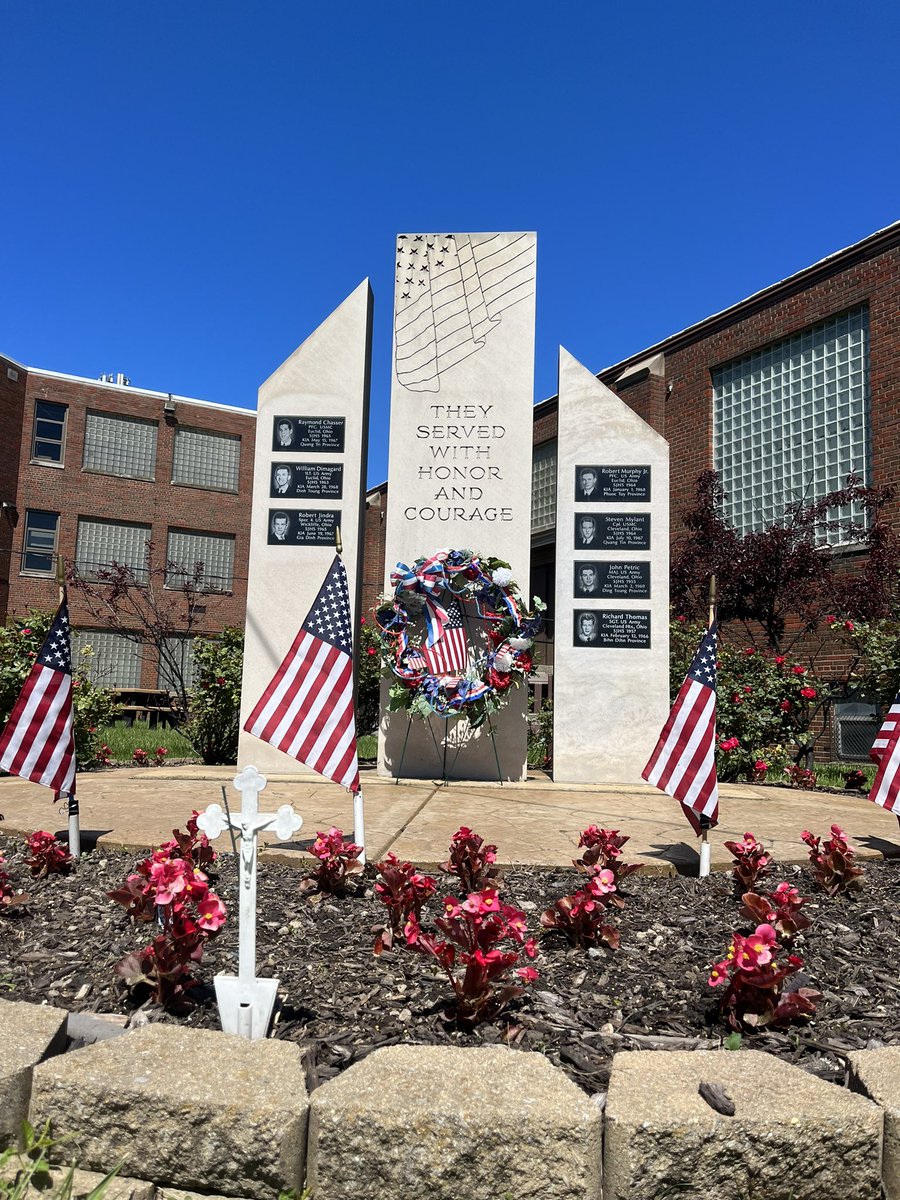 Today, we remember the brave men and women who made the ultimate sacrifice for our country 🇺🇸. We honor our 7 Vikings by keeping their stories alive-your courage and dedication will never be forgotten.
#MemorialDay