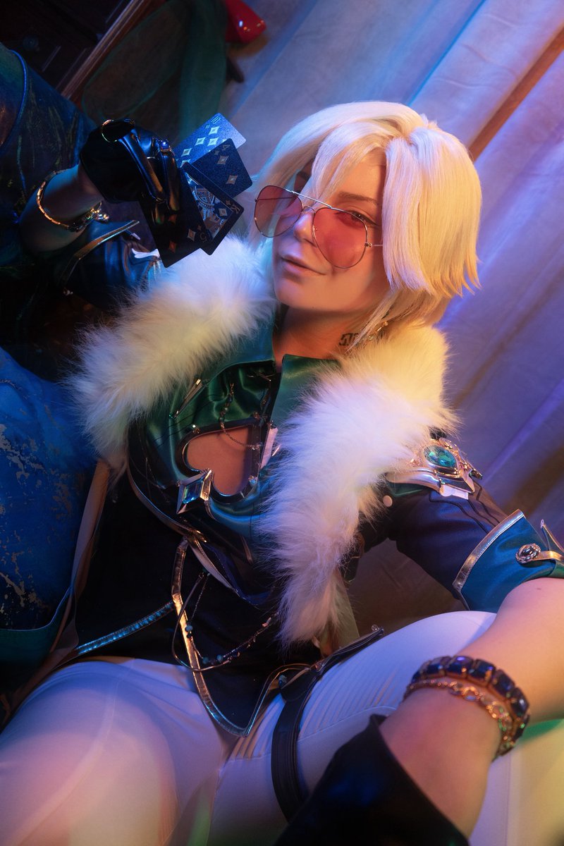 vliciawolf's tweet photo. AVENTURINE COSPLAY 🦚

| #Aventurine #hsr #HSR2Year #HonkaiStarRail #cosplay https://t.co/nOCvhxr1LV
