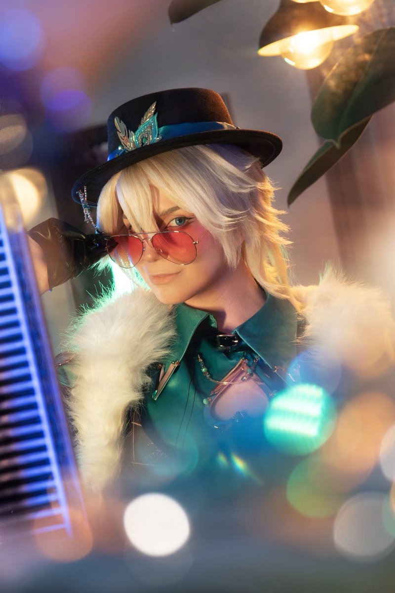 vliciawolf's tweet photo. AVENTURINE COSPLAY 🦚

| #Aventurine #hsr #HSR2Year #HonkaiStarRail #cosplay https://t.co/nOCvhxr1LV