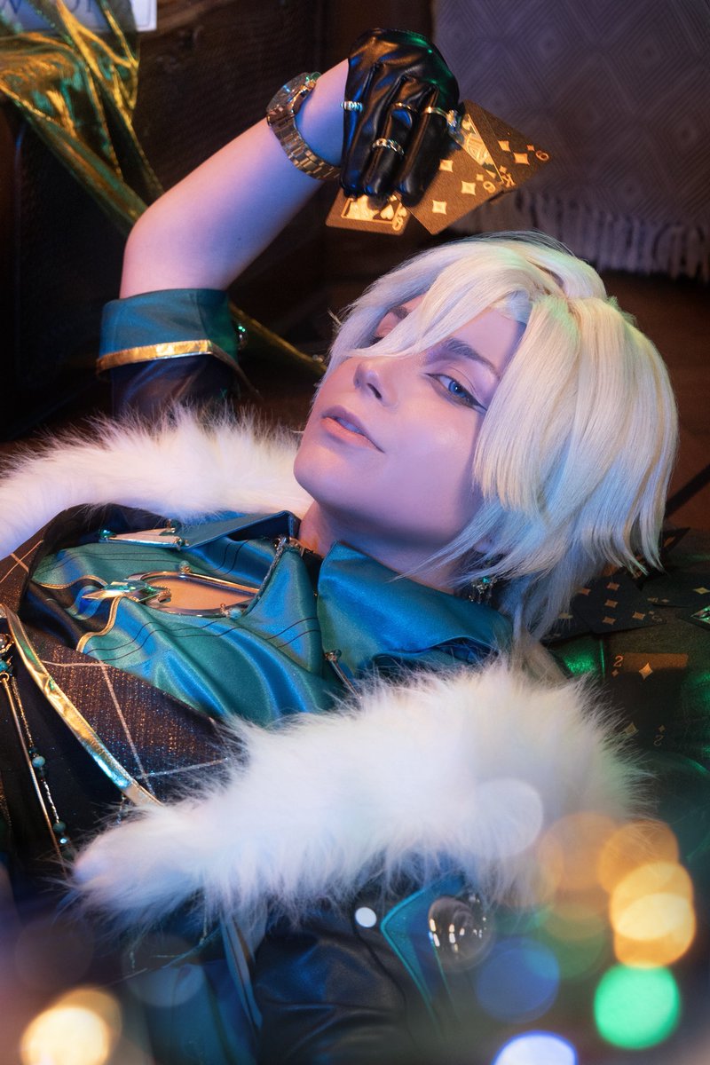 vliciawolf's tweet photo. AVENTURINE COSPLAY 🦚

| #Aventurine #hsr #HSR2Year #HonkaiStarRail #cosplay https://t.co/nOCvhxr1LV