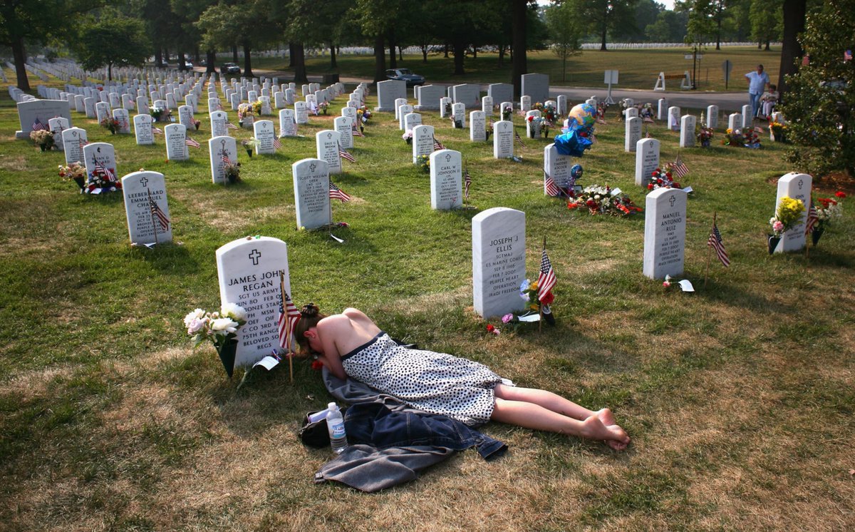 Der heutige #MemorialDay in den USA - der Feiertag, mit dem der Gefallenen gedacht wird - ist ein guter Anlaß, eine Frage zu stellen, deren Antwort Deutsche oft verblüfft: In welchem Krieg fielen die meisten amerikanischen Soldaten?

a) im Unabhängigkeitskrieg
b) im Bürgerkrieg