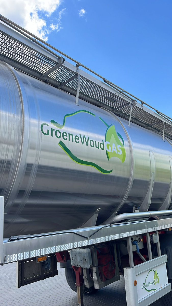 frankrooi's tweet photo. Onze #GroenewoudGas tank oplegger is afgelopen week ook geüpdatet met de huisstijl ! https://t.co/vvPknSZvs6