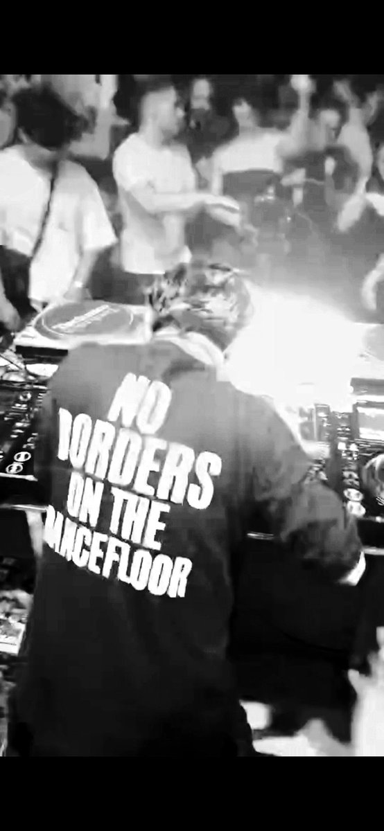 dj O-MAN (@alkaloid_oman) on Twitter photo Some things can’t be said. But they can be felt.
That night, I spoke nothing — yet said everything.
言葉を超えて届くものが、音にはあると思う。
その夜、僕は何も語らずに、すべてを伝えた。
#NoBordersOnTheDancefloor
#HÖROSaka #HÖRBerlin
<a href="/club_joule/">アメリカ村 CLUB JOULE</a> <a href="/hoer_berlin/">HÖR BERLIN</a> Some things can’t be said. But they can be felt.
That night, I spoke nothing — yet said everything.
言葉を超えて届くものが、音にはあると思う。
その夜、僕は何も語らずに、すべてを伝えた。
#NoBordersOnTheDancefloor
#HÖROSaka #HÖRBerlin
<a href="/club_joule/">アメリカ村 CLUB JOULE</a> <a href="/hoer_berlin/">HÖR BERLIN</a>