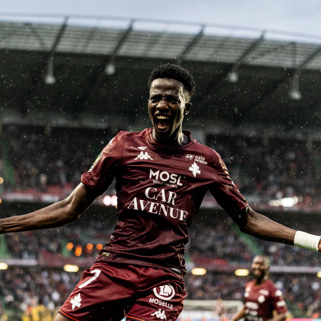 sebnonda's tweet photo. 🚨le FC Metz et le Slavia Prague ont trouvé un accord pour Papa Amadou Diallo 🇸🇳 pour un montant supérieur à 5 M€. Rien n'est bouclé avec le joueur qui est focalisé sur le match de barrage retour face à Reims

https://t.co/563UOEKJWg https://t.co/gFe3Hnaek8