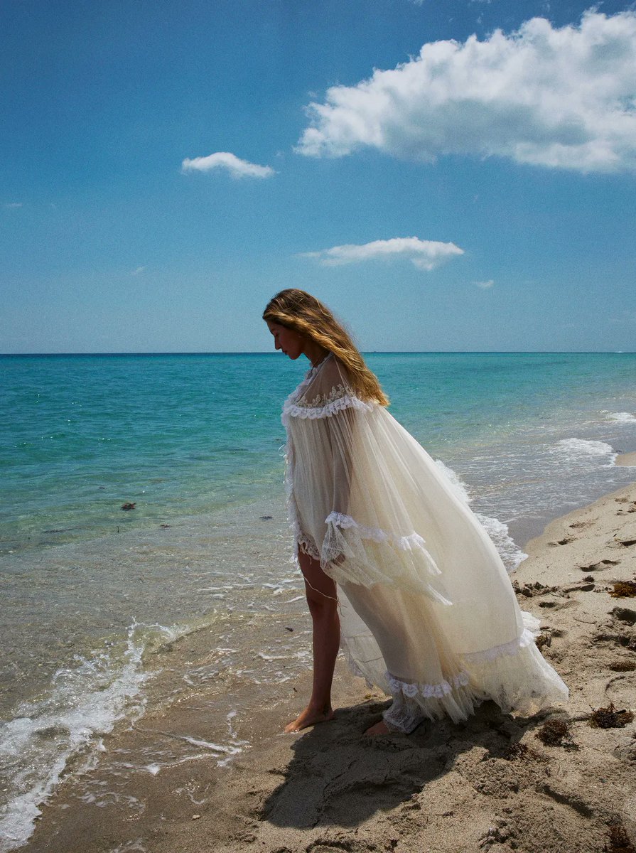 📸| Gisele Bündchen para a edição Junho de 2025 da Vogue França.