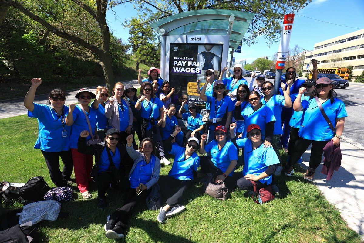 SEIUHealthCan's tweet image. Make them pay! ✊
In 2023, home care provider Circle of Care received $1.8 million healthcare dollars to raise PSW wages and benefits. PSWs are still waiting.
Our incredible Circle of Care members joined together at our bus ads across Toronto to deliver a clear message: It’s…