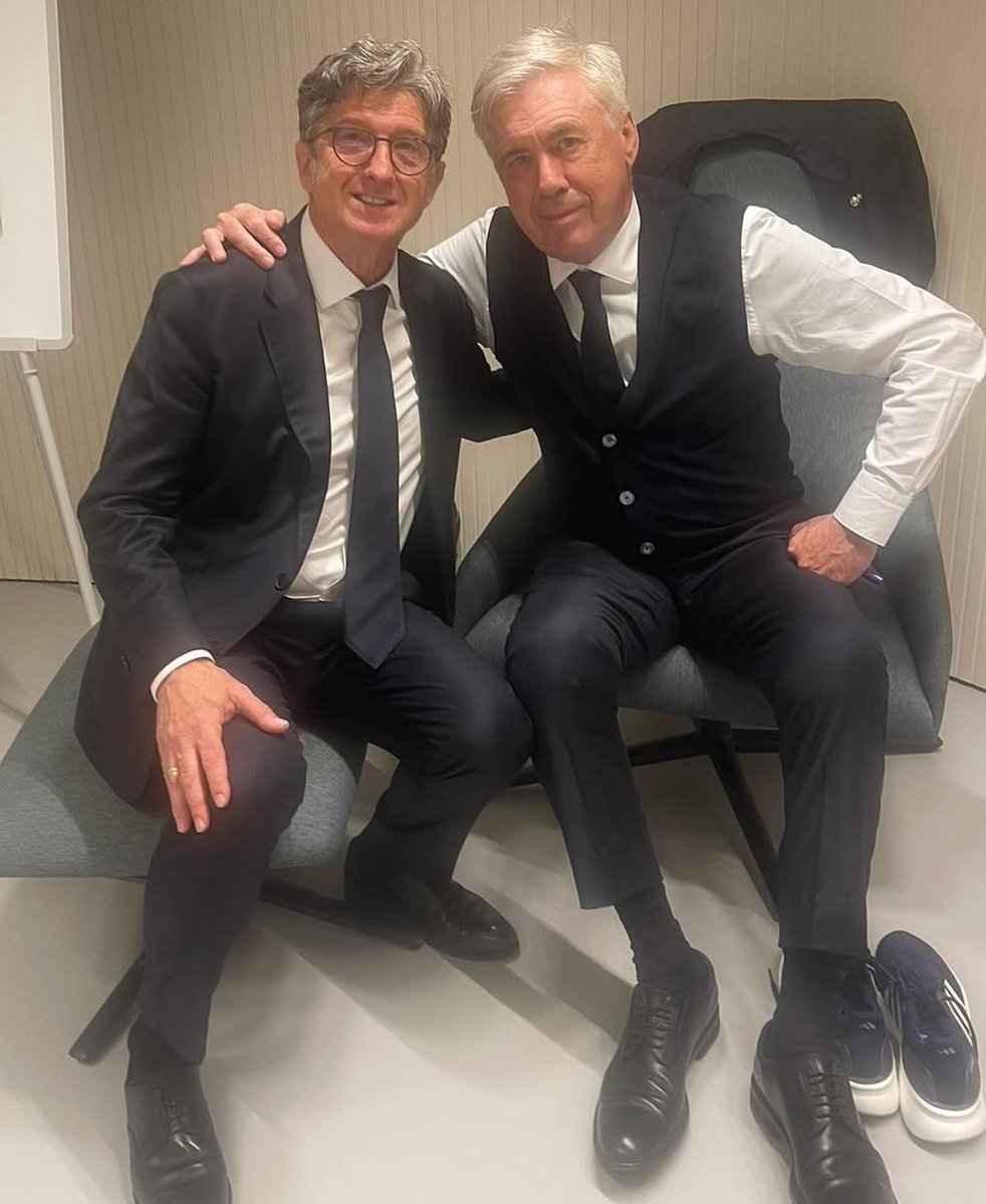 I have a dream. (Btw Carlo looks so good with suit)