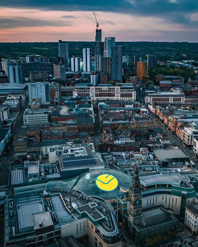 LeedsLife_'s tweet photo. Who’s ready for the next “smiley” season for Leeds? 😁💛
Photos by IG: just_dronin
#Leeds #visitleeds #loveleeds #thisisleeds #leedscitycentre #trinityleeds #leedsunited #dronepals #leedsleedsleeds https://t.co/DklEWHJ4ma