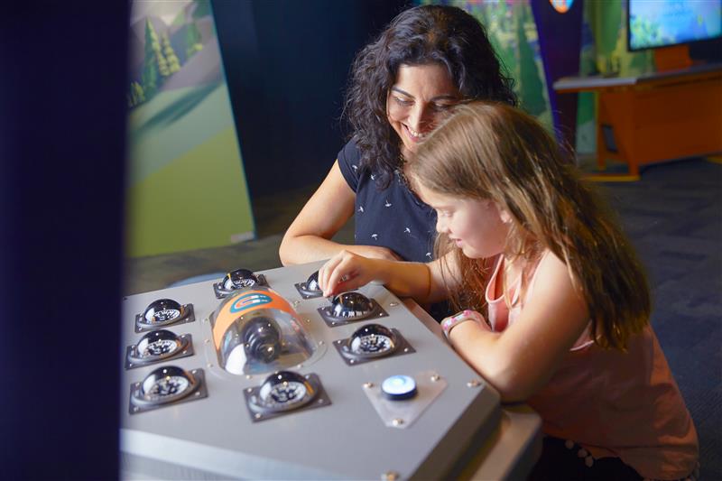 Happy Memorial Day! 

Celebrate the holiday with a visit to the Science Center and check out our brand-new summer exhibition Steam and Steel: Propelling the Future of the Great Lakes ⚓

We are open 10 a.m. to 5 p.m. #StayCuriousCLE