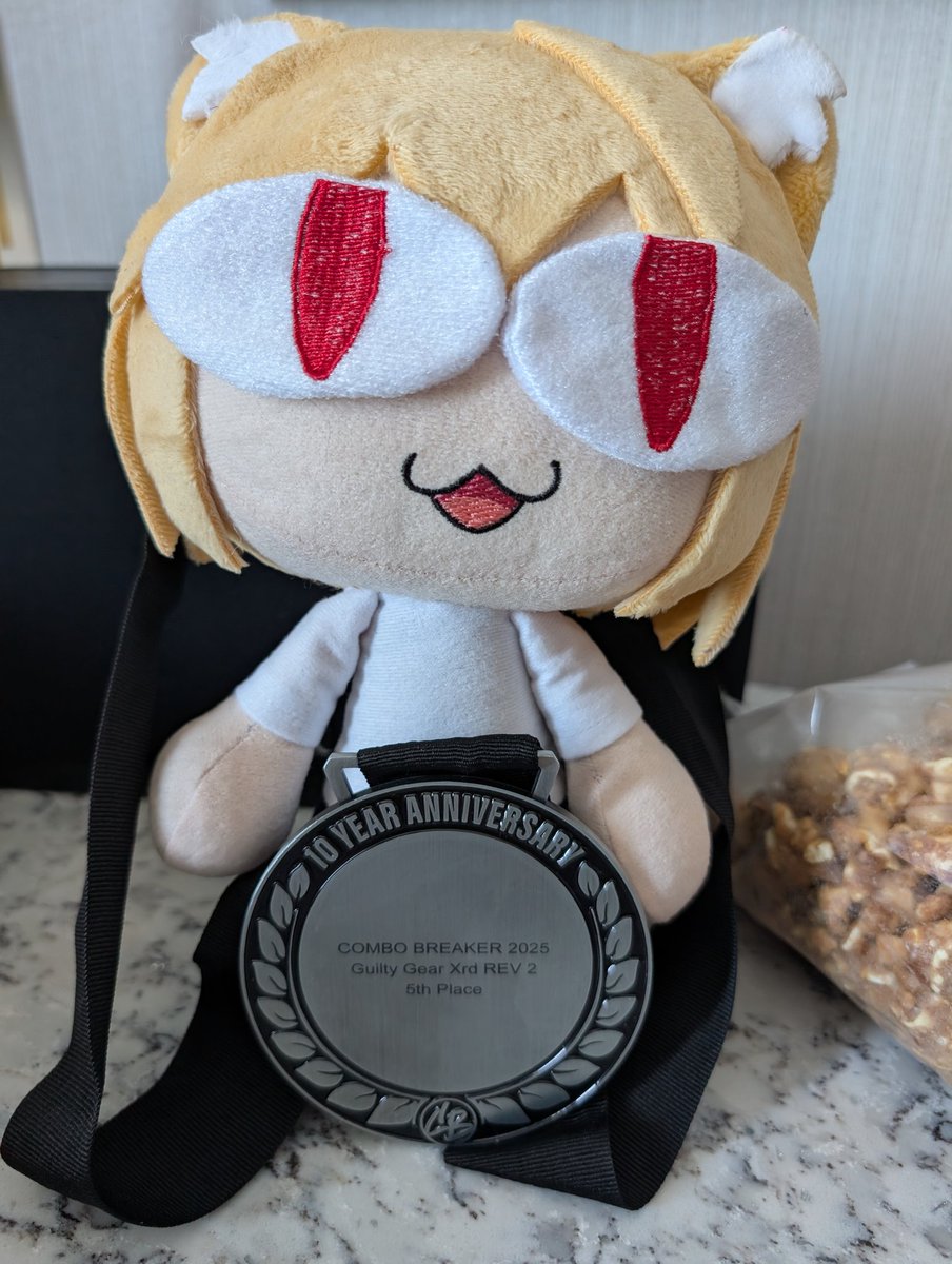 Foonanigims's tweet image. Got 5th in Xrd at combo breaker! It's been such a fun weekend, and really nice to catch up with friends. Now to return home with my spoils