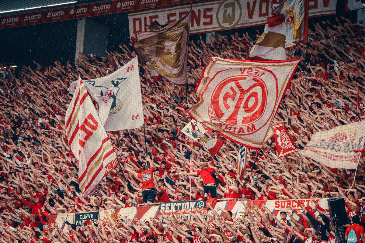 39picturess's tweet photo. From PSL🇿🇦 TO BUNDESLIGA 🇩🇪📸 https://t.co/ppeuEisPbk