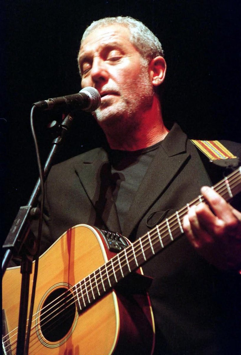 Sesin hep yüreğimizde olacak...

Birbirinden güzel eserleri ve içimizi titreten sesiyle hafızalarımızda derin izler bırakan gönül insanı İlhan Şeşen’e Allah’tan rahmet, sevenlerine ve sanat camiamıza başsağlığı diliyorum.