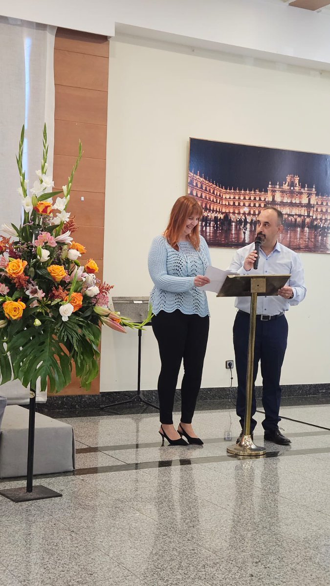 El AMPA del instituto Garcia Bernalt apoya el acto de graduación de los alumnos de segundo de bachillerato, y les desea todo lo mejor para este futuro.