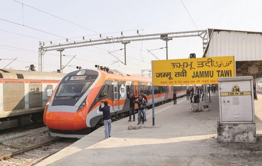 Kashmir's long-awaited rail connection is now a reality.

The Udhampur-Srinagar-Baramulla Rail Link is complete, marking a historic milestone in Indian infrastructure. 

This project connects Kashmir to the rest of India 🇮🇳