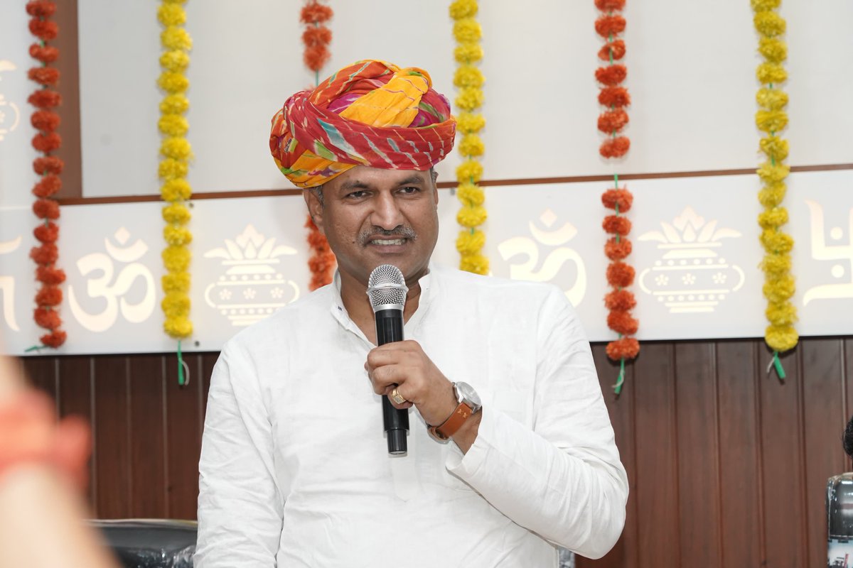 cpjoshiBJP's tweet photo. 📍 भोपालसागर, कपासन

आज भोपालसागर स्थित महाराणा प्रताप सभागार के नवीनीकरण कार्य के लोकार्पण एवं उद्घाटन किया साथ ही, आगामी 29 मई 2025 को माननीय मुख्यमंत्री श्री @BhajanlalBjp जी के प्रस्तावित आगमन को लेकर तैयारियों का निरीक्षण किया।

इस अवसर पर विधायक माननीय श्री अर्जुन लाल जीनगर जी, प्रधान श्री हेमेंद्र सिंह राणावत जी, वरिष्ठ नेता श्री लीलाधर जोशी जी, श्री रूप सिंह राणावत जी, श्री संपत बोरदिया जी, श्री बलवंत ओसवाल जी, श्री प्रताप सिंह भाटी जी, श्री कर्नल सिंह जी, श्री सुभाष सिंह जी, मंडल अध्यक्ष श्री ओम मेनारिया जी, श्री भीम सिंह झाला जी, श्री शंकर साहू जी, श्री देशराज गुर्जर जी सहित जनप्रतिनिधि, पंचायत समिति सदस्यगण, सरपंचगण एवं पार्टी पदाधिकारीगण उपस्थित रहे।

#Bhupalsagar
