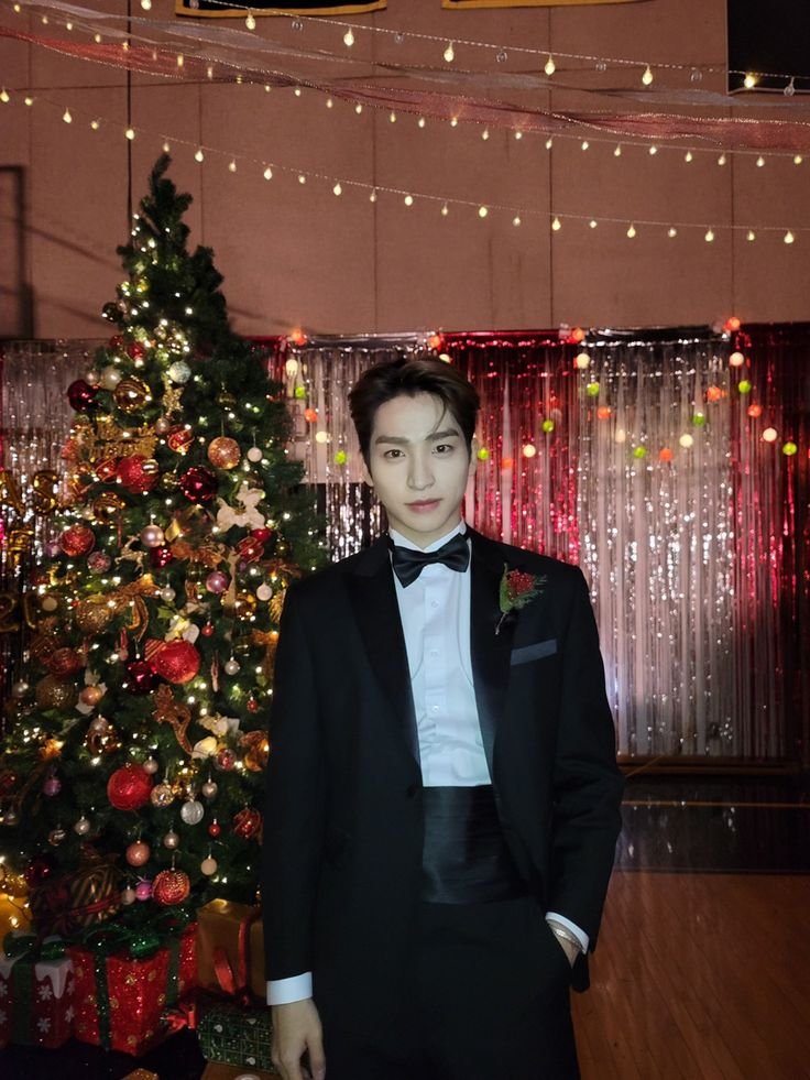 christmassy sangyeon: everyone's crush