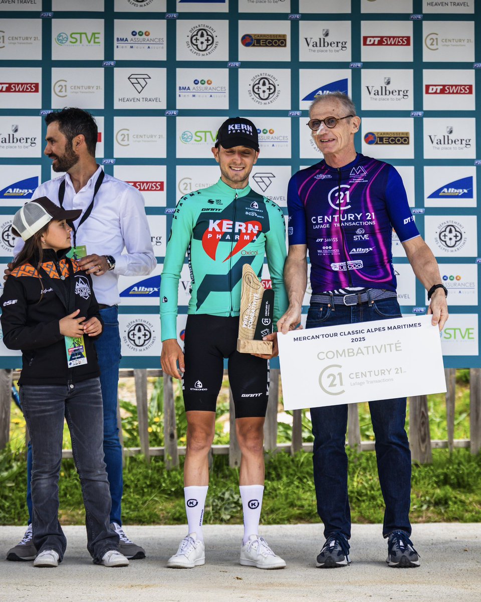 MTClassic06's tweet photo. 🚴💨 Meilleur sprinteur MMA BMA Assurances : Christian Rodriguez  

🚵 Meilleur grimpeur DTSwiss: Christian Rodriguez 

💪 Prix de la combativité @Century21Lafage : José Félix Parra  

👦 Meilleur jeune STVE Heaven Travel: Léo Bisiaux

📸 @EricBarnabe06 

#MercantourClassic06 https://t.co/S0bFN9G4W8