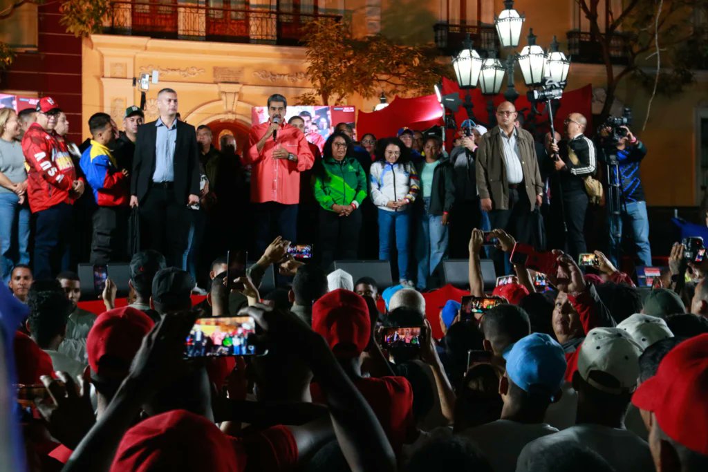 Bruno Rodríguez P (@brunorguezp) on Twitter photo Felicitamos al Gobierno y Pueblo bolivariano y chavista de #Venezuela por la exitosa jornada electoral, en la que prevaleció la paz y la voluntad de avanzar juntos, pese al contexto adverso de medidas coercitivas unilaterales y agresiones de #EEUU. Felicitamos al Gobierno y Pueblo bolivariano y chavista de #Venezuela por la exitosa jornada electoral, en la que prevaleció la paz y la voluntad de avanzar juntos, pese al contexto adverso de medidas coercitivas unilaterales y agresiones de #EEUU.