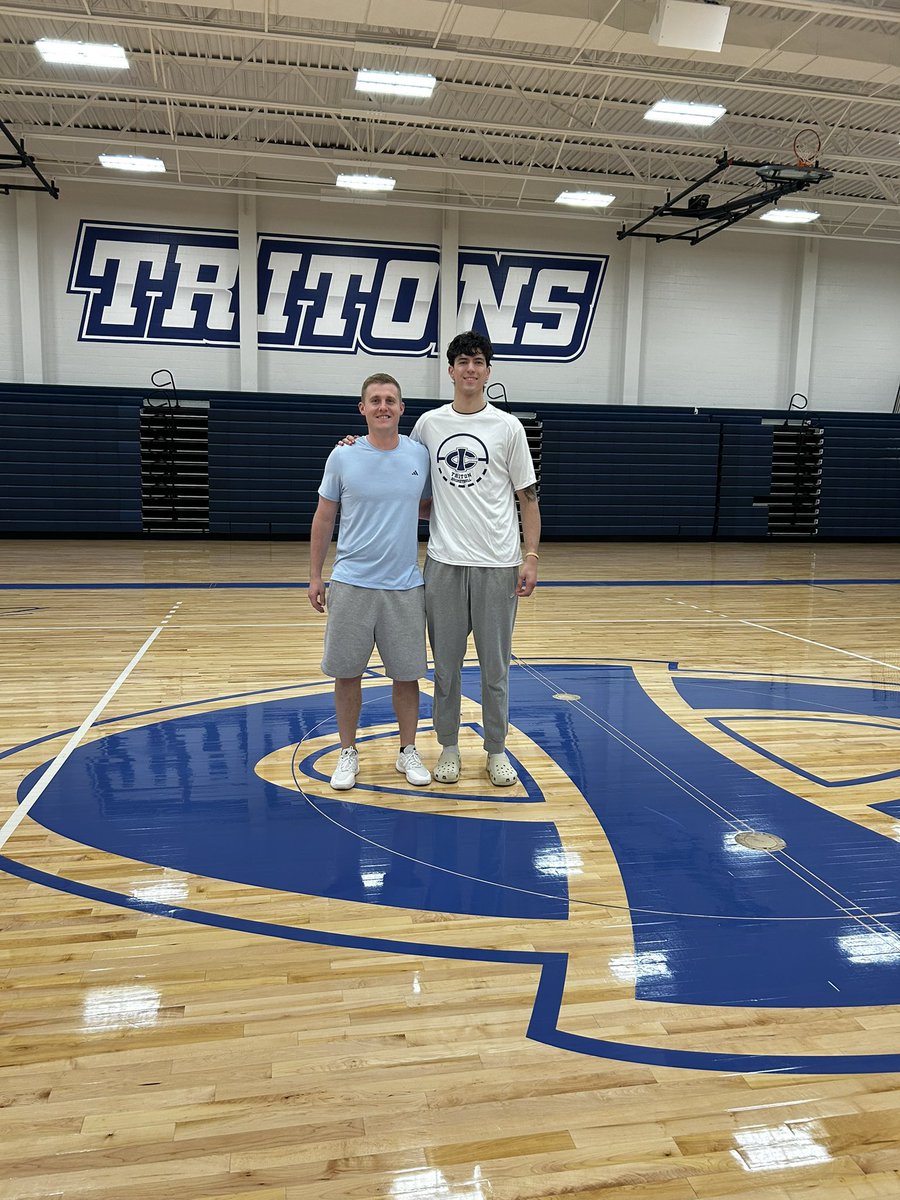 Excited for Simon to be joining us this fall 

#GoTritons 🔱🏀