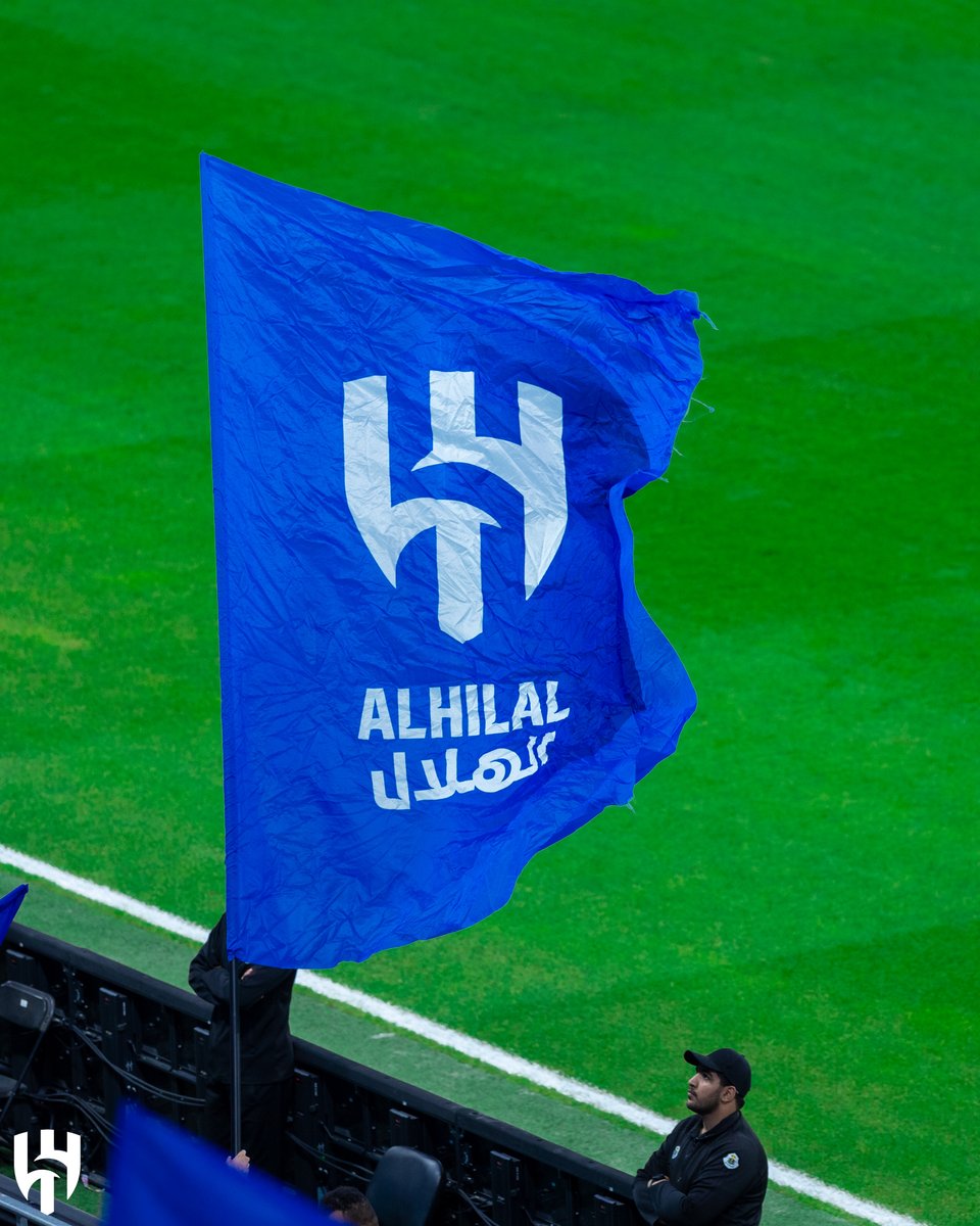 رااافع الراية زرقاء يالهلال..💙