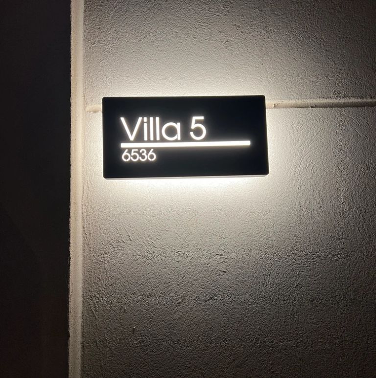 create_neon's tweet image. Make your home stand out from the street ✨
Add a modern glow with a custom house number sign — stylish, sleek, and easy to spot!"
👉 Get your free quote: buff.ly/Dtr5OvT 
#HouseNumberSign #HomeGlowUp #ModernHomeDecor #CustomSigns #CreateNeon #LEDHouseNumber #CurbAppeal