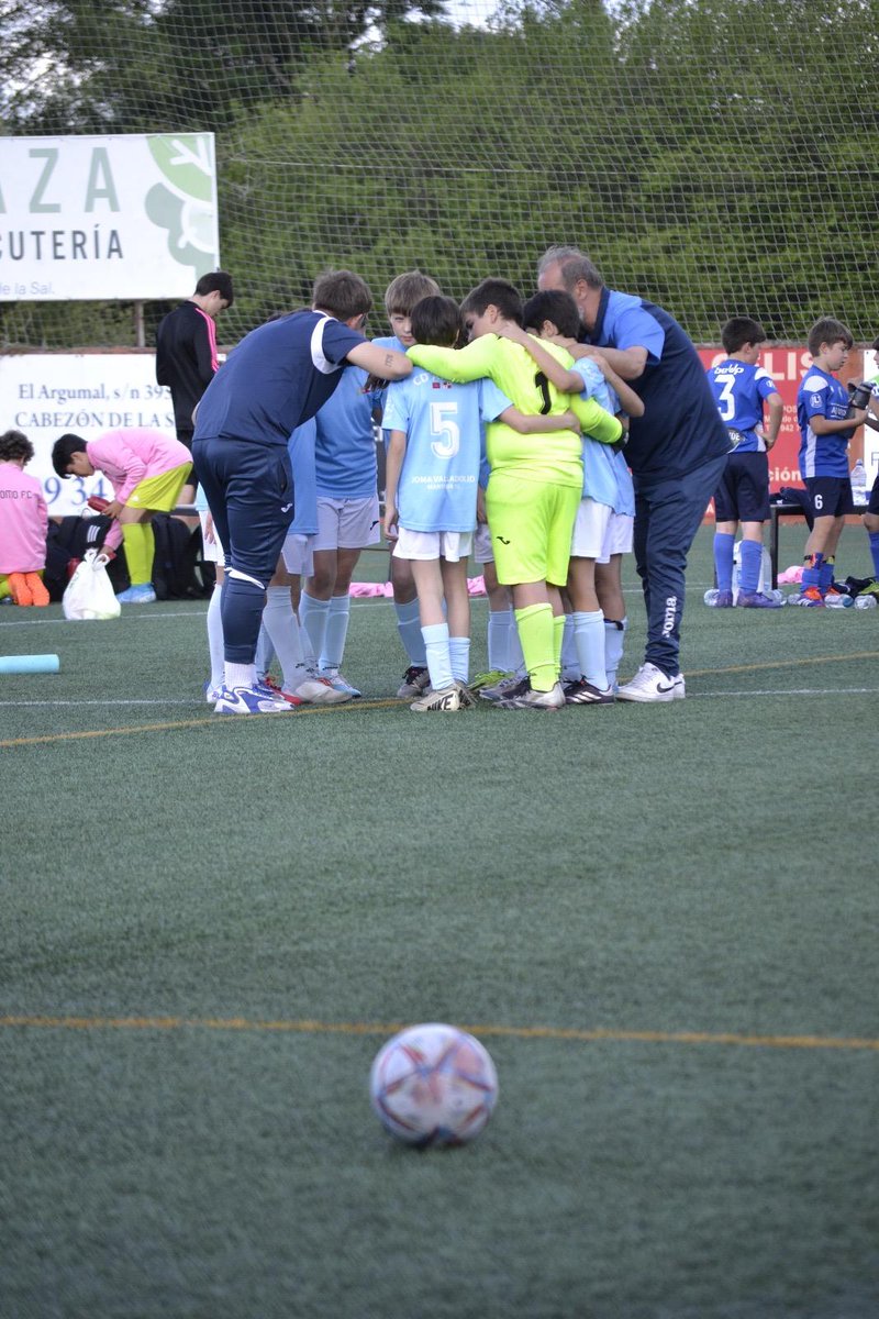 cdarces_oficial's tweet photo. Nuestro Alevin #ArcesB ha disfrutado y competido en n 🏆 que es ya un referente a nivel Nacional, @TornSanBernabe nos abrió las puertas un año más para dejarnos buenos momentos y recuerdos
GRANDES nuestros alevines que compitieron al máximo para redondear una gran temporada!! https://t.co/4wkMqQIYL1