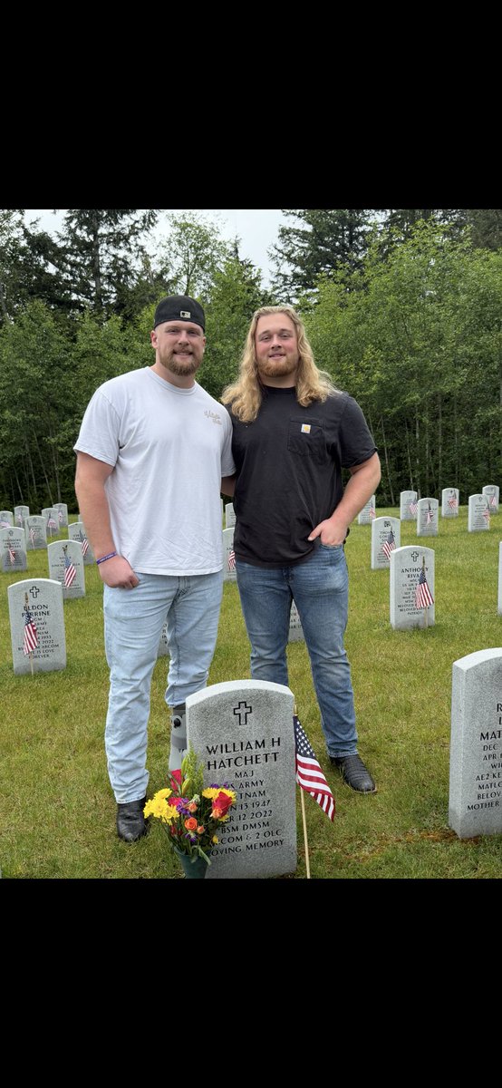 LandenHatchett's tweet image. Happy Memorial Day. Miss you papa ❤️❤️