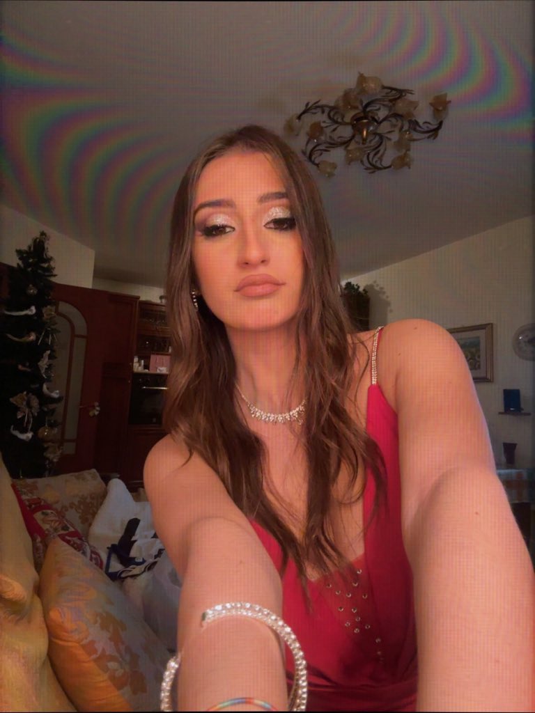 face reveal for my new moots <3