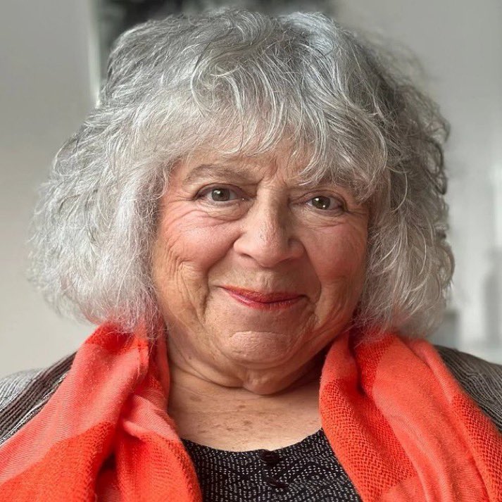 TheDailyHPotter's tweet photo. Miriam Margolyes, the actress who played Professor Sprout, has announced in an interview that she doesn't have much longer to live due to her latest surgery. All Potterheads are with you 🥺 https://t.co/Yiptj5vGnq
