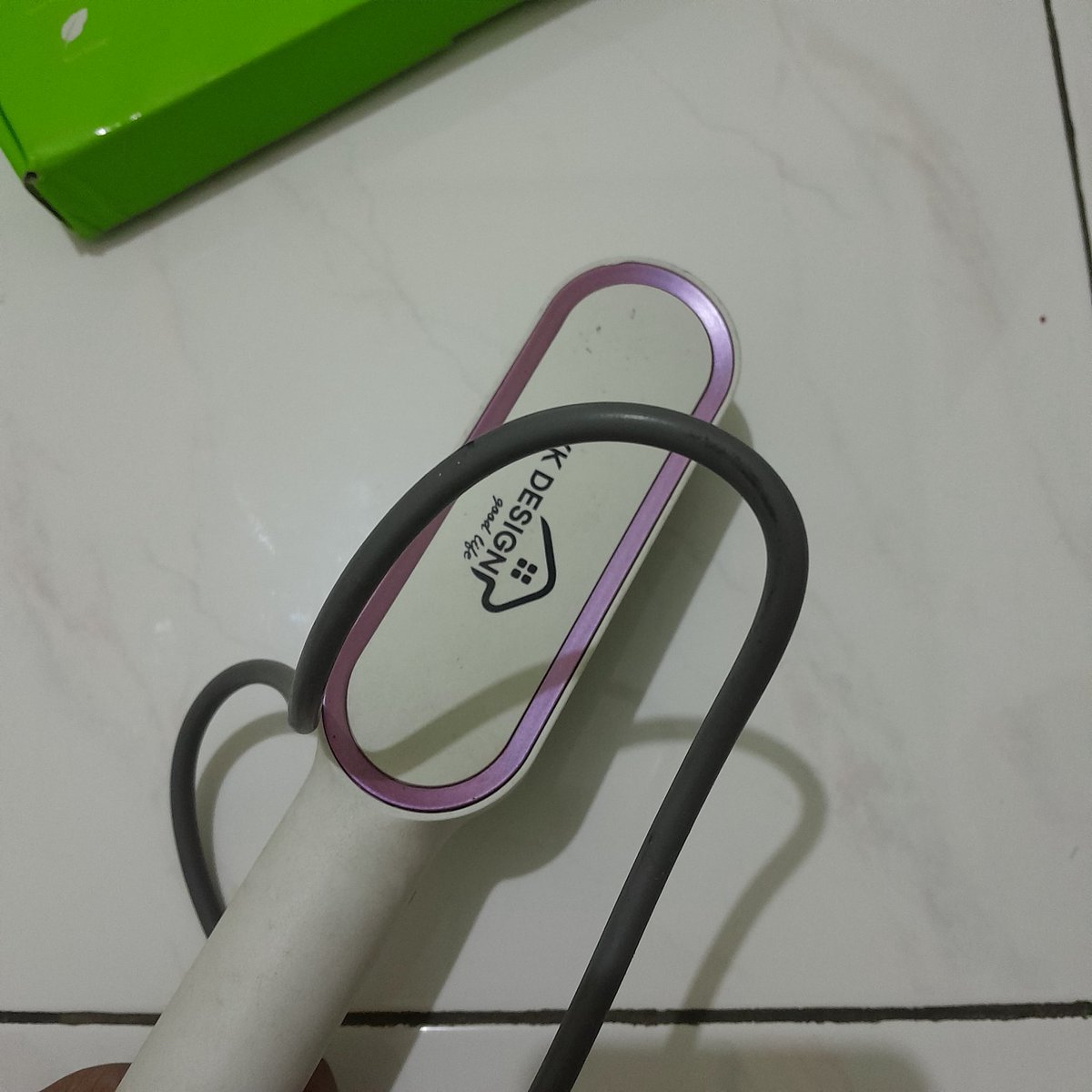 esbalox's tweet photo. WTB
1. ROBOT mini keyboard wired RK10 
kelengkapan : full lengkap
kondisi : baru banget dan minimalis
harga jual : 60k
2. Catok rambut sisir YK DESIGN
kondisi : masi panas bgtt, cocok buat yg satset
harga jual : 50k

nego wajar. klo ga nego bisa COD area Jogja yap🤪🤟 https://t.co/ulD9esHdgO