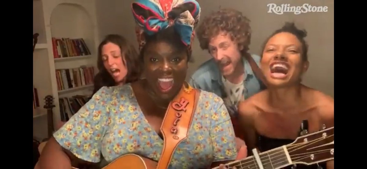 Jonatha10574808's tweet photo. Lockdown 2020. No tours, no 💵
Luckily #Yola x #BirdsOfChicago x #AwnaTeixeira are housemates in R Giddens ex-🏠 in Nashville
The fates were smiling - both Yola & AR emerged to play Persephone in Hadestown🌹
🎼Red hot lovers in #Chicago
7:50~ 🔥❄️ https://t.co/flaPirJh8I https://t.co/1WOIrmIHx2