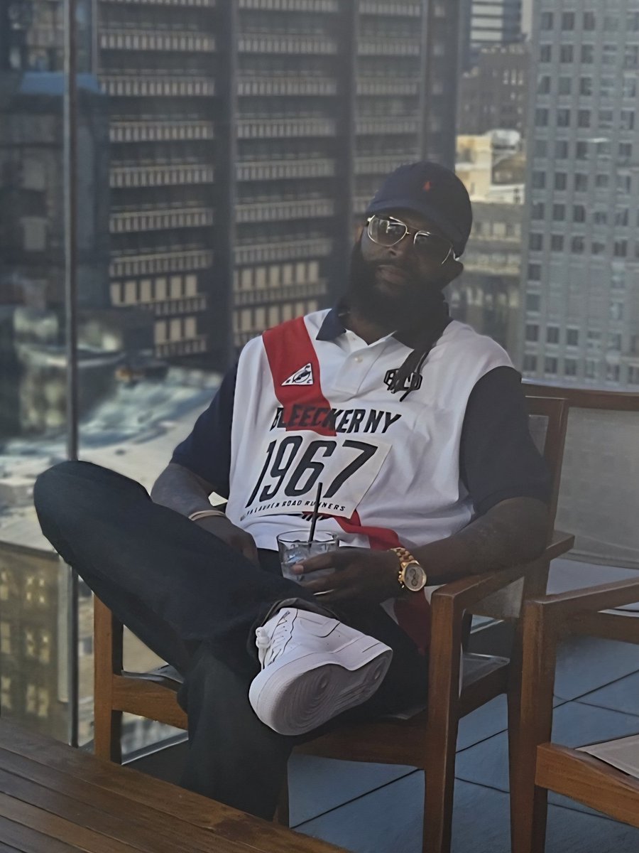 Sam_cash1's tweet image. "Koolin In Da' CHI!"
#playaonlyliveonce
#originall🕶koutboy
#lobc4life😎