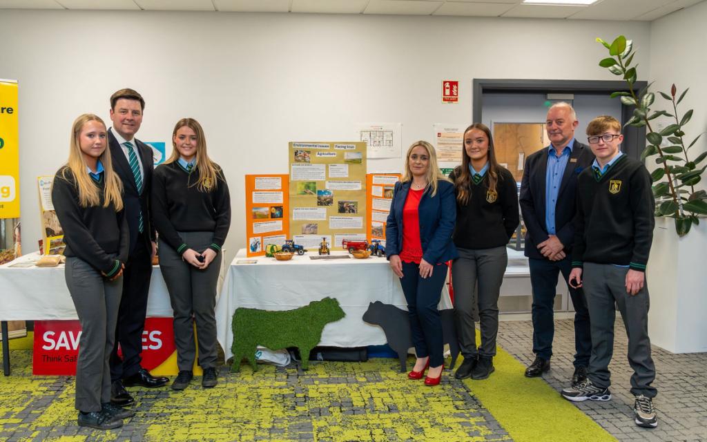 TY students scooped first place at the ‘Intro to Ag’ finals recently. Huge thanks to <a href="/AgriAware/">Agri Aware</a> and <a href="/Laoisoffalyetb/">Laois and Offaly ETB</a> for developing this innovative TY programme that our students really enjoyed participating in.