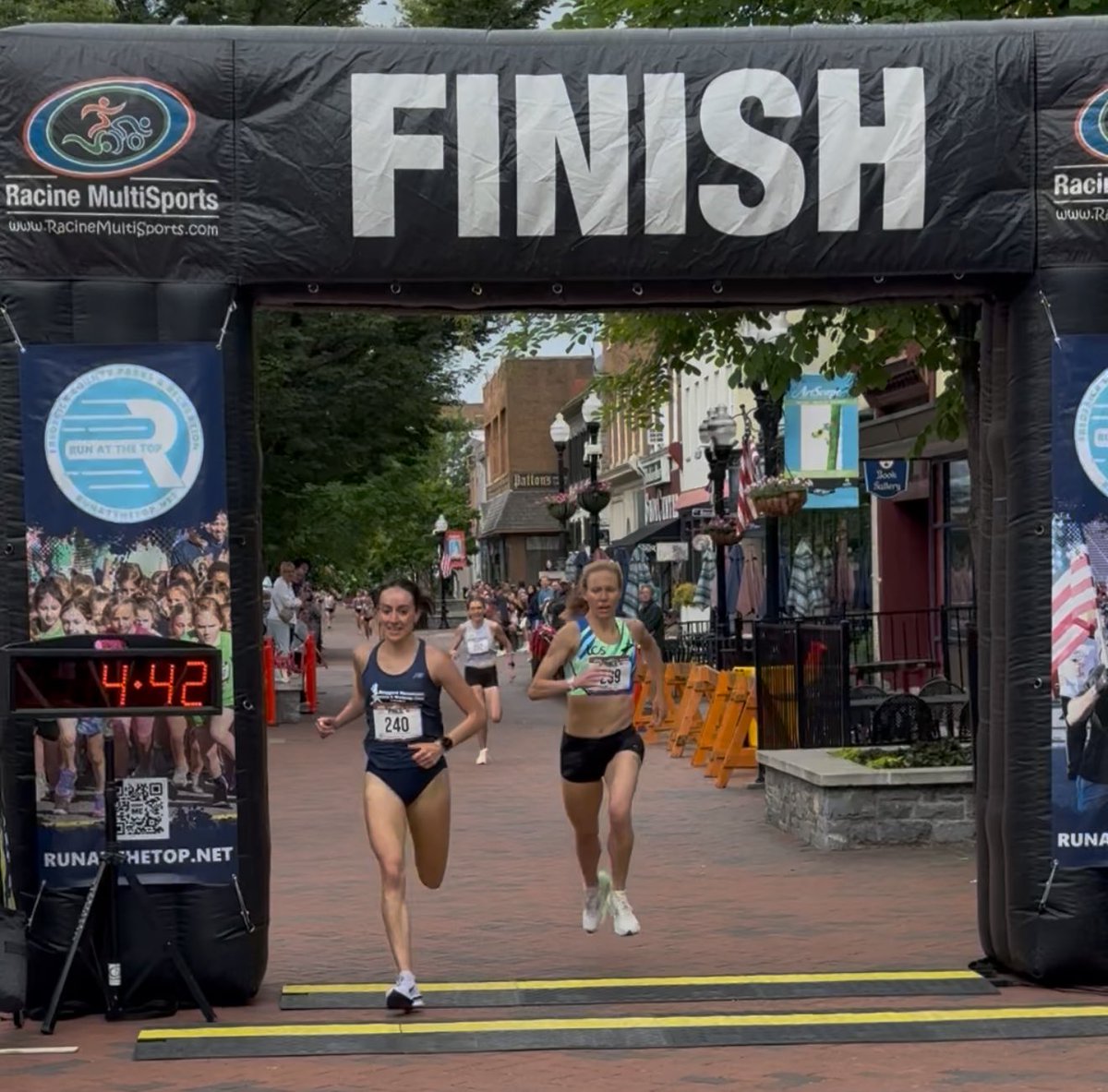 Collegiate Running Association tweet media