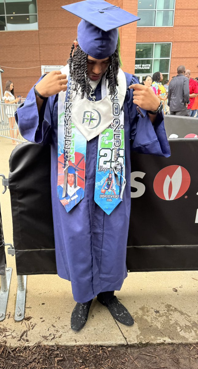 BreezyB✨ tweet media