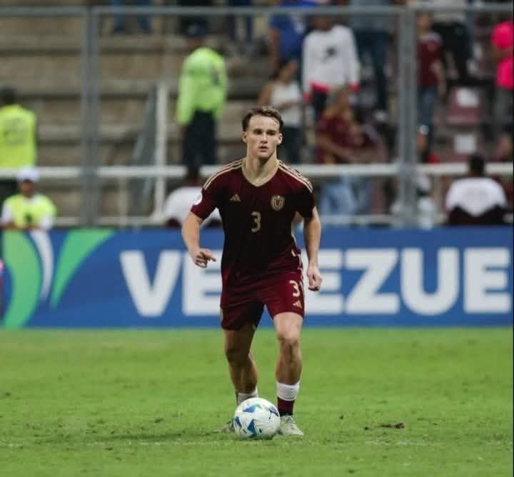 El lateral izquierdo Alessandro Milani recibió el llamado de Bocha Batista para la doble fecha FIFA ante Bolivia 🇧🇴 y Uruguay 🇺🇾.

Milani jugó el Sudamericano Sub 20 con Venezuela y es habitual en la Lazio U20.