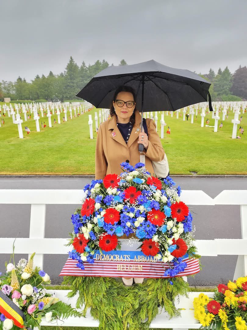 DemsAbroad's tweet photo. 🇺🇸🇧🇪 For decades Democrats Abroad in countries with American Military Cemeteries participate in #MemorialDay Ceremonies. @demsabroadbe Belgium lays wreaths at its 3 American cemeteries. 

#abmc 
#MemorialDay2025 
#rememberthefallen https://t.co/Hb13bd476V