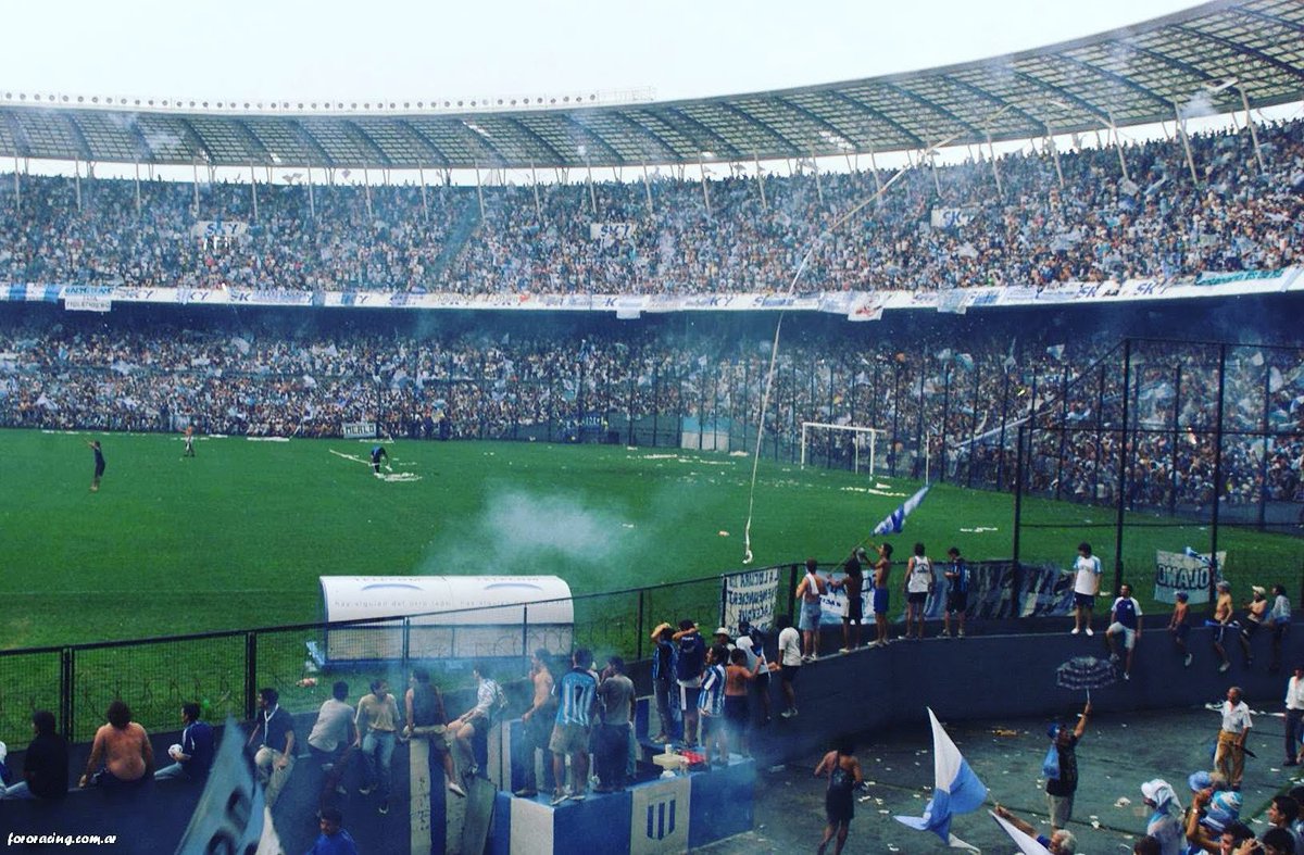 27/12/2001 
Avellaneda , el partido se estaba jugando en Liniers