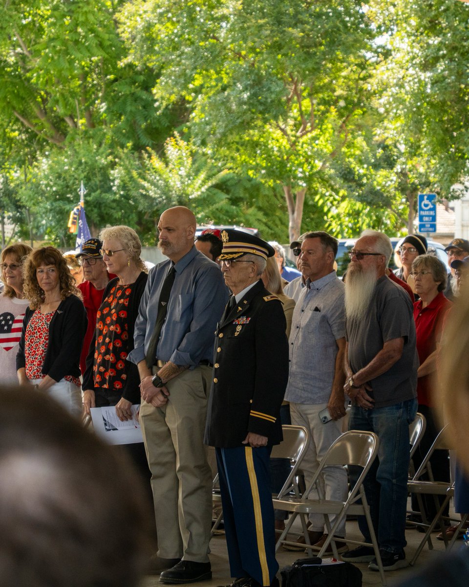 Volunteers proudly placed thousands of flags across Visalia Public Cemetery during the Avenue of Flags event. Our very own El Diamante High School and La Joya Middle School Bands performed this year to pay respects to those who served. #memorialday #vusdforward