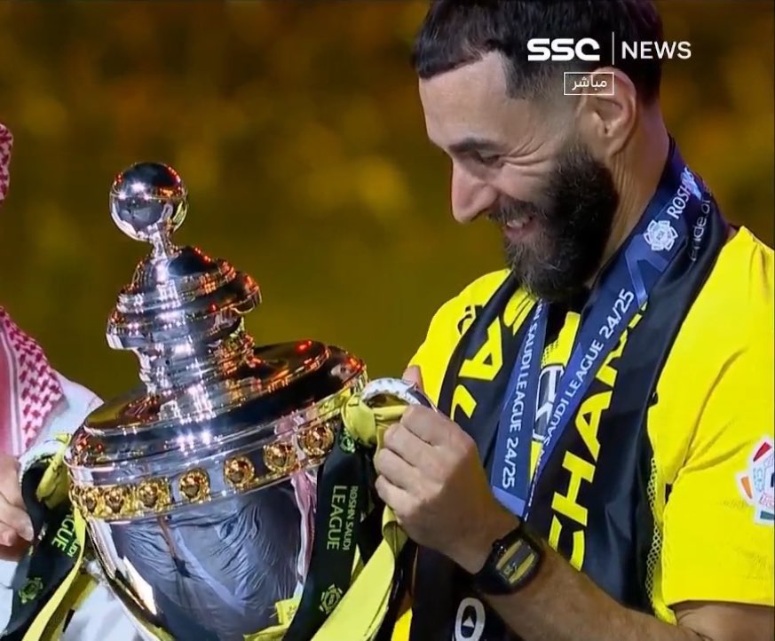 راااافع الكاس .. غصب عن بعض الناس 🏆😎