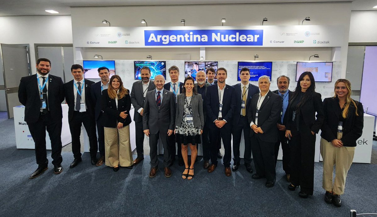 En el marco de su proceso de reordenamiento, Dioxitek participó en NT2E 2025. Compartiendo stand con CNEA, NA-SA, CONUAR e INVAP y reforzando su rol estratégico en el ciclo del combustible nuclear.

Federico Ramos Napoli (Gerente General) expuso sobre el caso argentino.