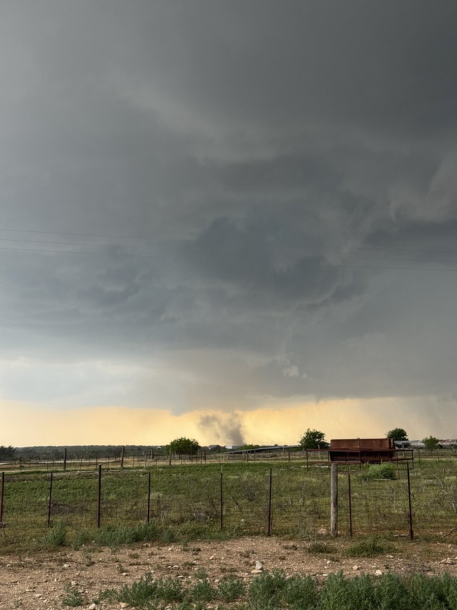 AdamKalkstein's tweet photo. Mean tornado-warned storm near Menard, TX.  There was a reported tornado on this beast, but we think it might’ve been a gustnado only. https://t.co/KRPKyo5Fx4