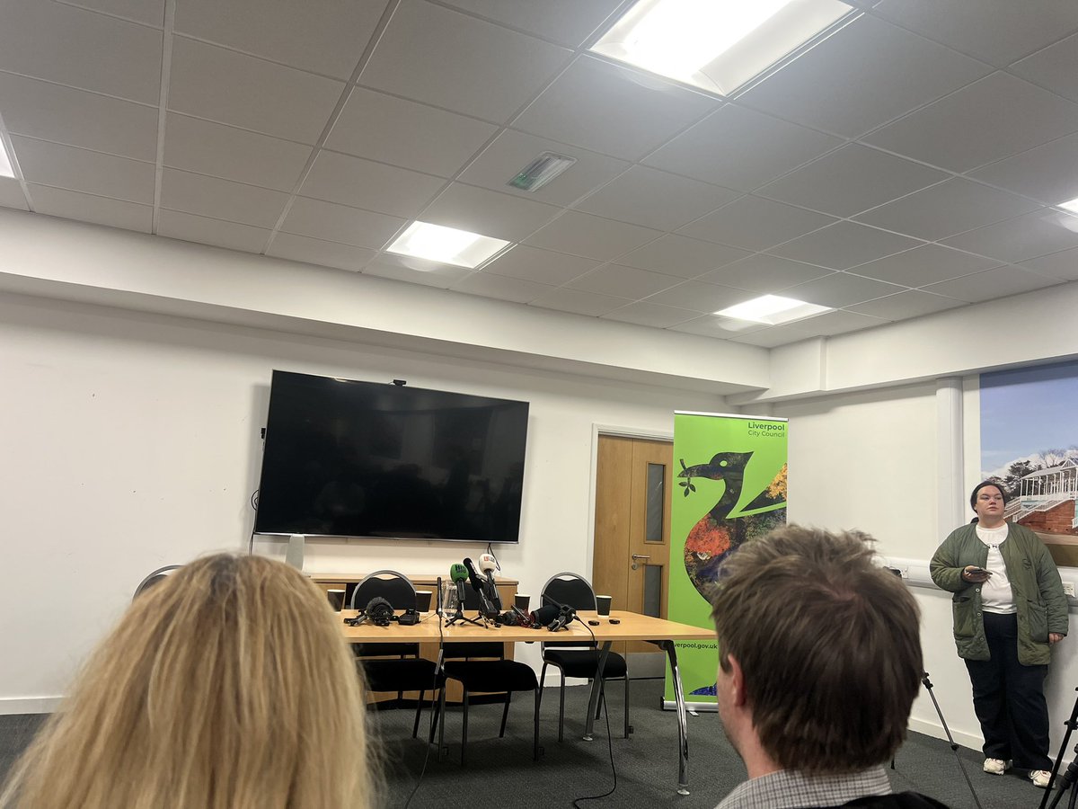 Ben Roberts-Haslam (@benhaslam_) on Twitter photo Evening, myself and <a href="/PaddyEdrichECHO/">Paddy Edrich</a> are at a press conference regarding the incident on Water Street in the city centre today.
Live updates on the <a href="/LivEchonews/">Liverpool Echo</a> here: liverpoolecho.co.uk/news/liverpool… Evening, myself and <a href="/PaddyEdrichECHO/">Paddy Edrich</a> are at a press conference regarding the incident on Water Street in the city centre today.
Live updates on the <a href="/LivEchonews/">Liverpool Echo</a> here: liverpoolecho.co.uk/news/liverpool…
